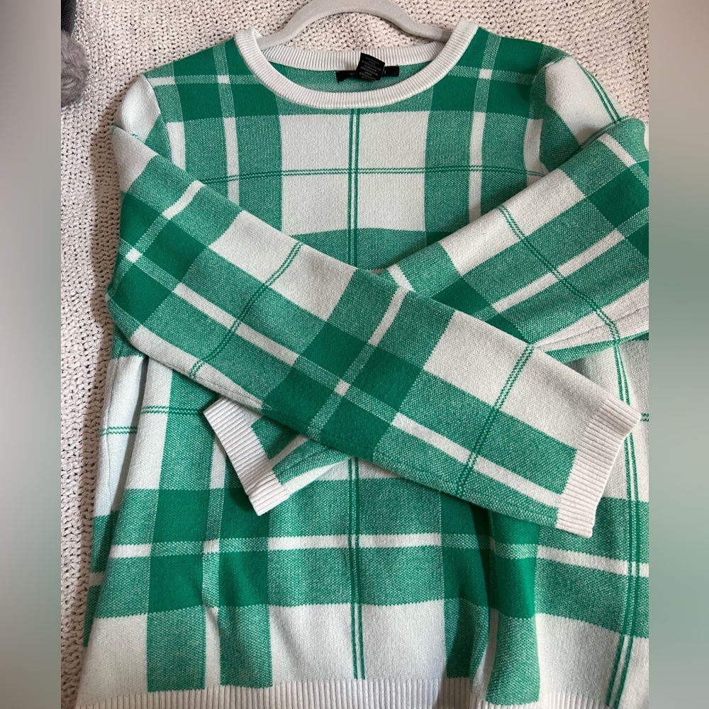 Tahari Green and White Plaid Sweater L/XL